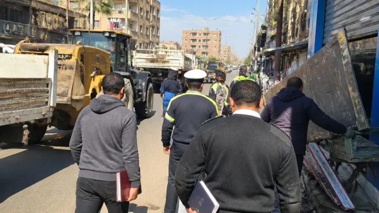 حملة موسعة بأبوتشت تقضي على مخالفات الشوارع وتسجيل 458 محضراً خلال جولة رقابية