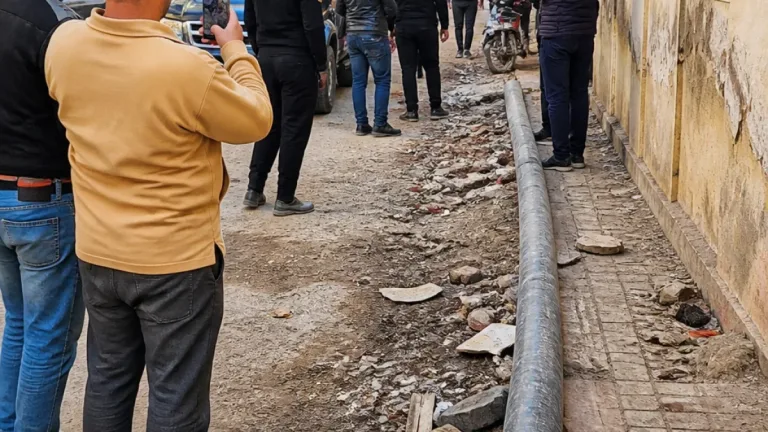 مشاجرة بسبب ماسورة صرف صحي في منية النصر تُسفر عن إصابات وضبط المتورطين