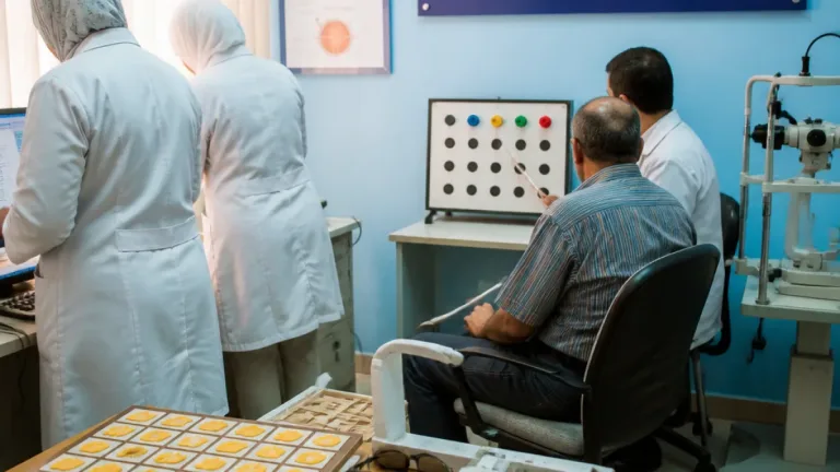 بدء التشغيل التجريبي لخدمة التأهيل العصبي البصري في مستشفى رمد بني سويف
