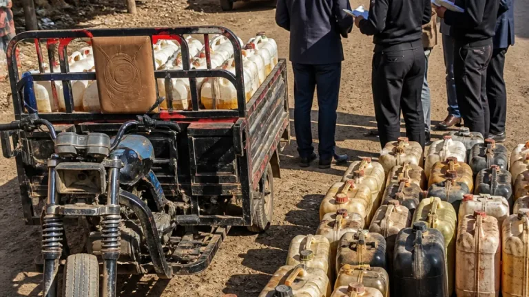 التموين بالأقصر تضبط 750 لتر سولار مُجمعة للبيع بالسوق السوداء في إسنا وتحرر 11 محضرًا