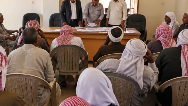 محافظ شمال سيناء يلتقي أهالي قرية بالوظة في بئر العبد لمتابعة مطالب الخدمات والتنمية