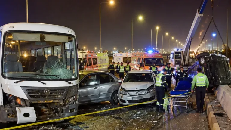 مصرع شخص وإصابة 9 في تصادم على الطريق الزراعي بقليوب وتباين في روايات الحادث