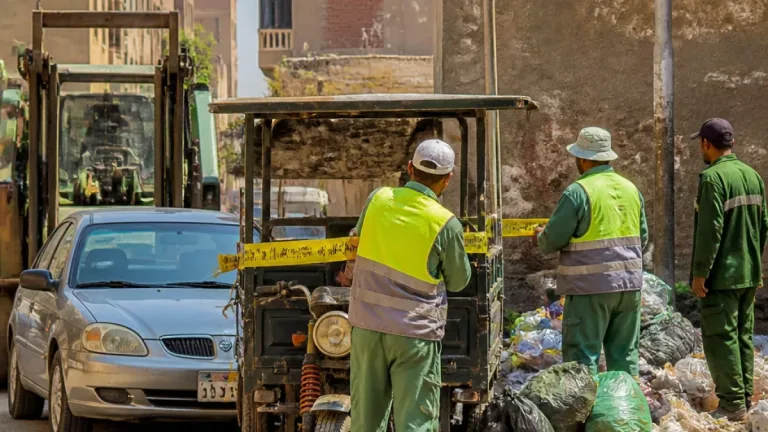 الجيزة: ضبط تروسيكل أثناء إلقاء مخلفات بشارع اللبيني وتكثيف حملات النظافة بعد شكاوى المواطنين