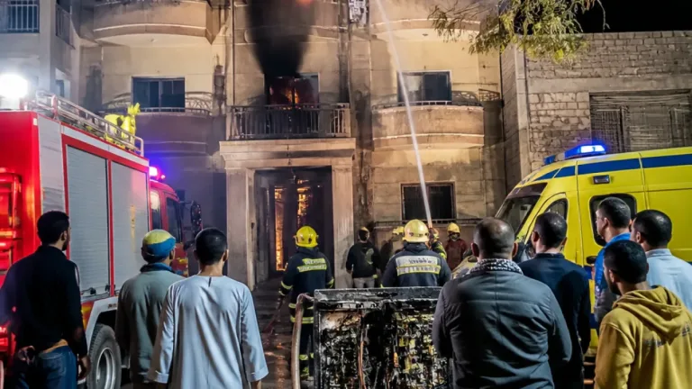 فرق الحماية المدنية بالمنيا تُخمد حريقاً بمدنية مغاغة وتمنع امتداده دون إصابات