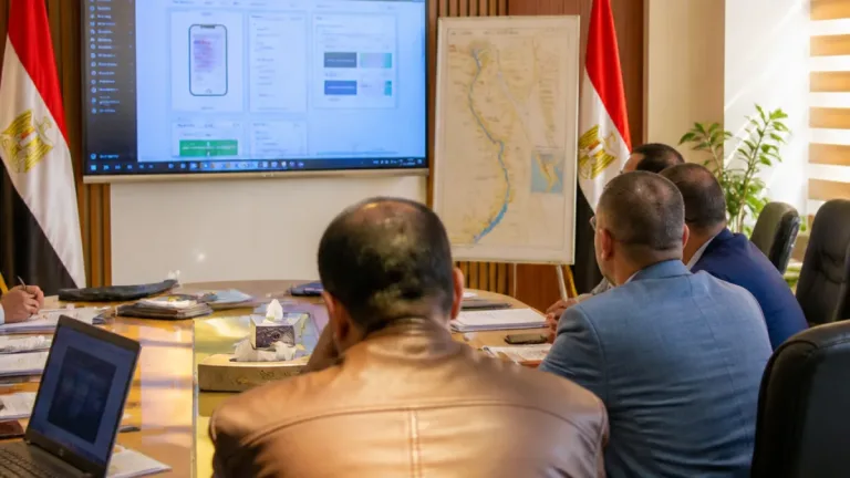 نائب محافظ الأقصر يتابع تنفيذ مشروع تطوير البوابة الإلكترونية للوزارة والمحافظة