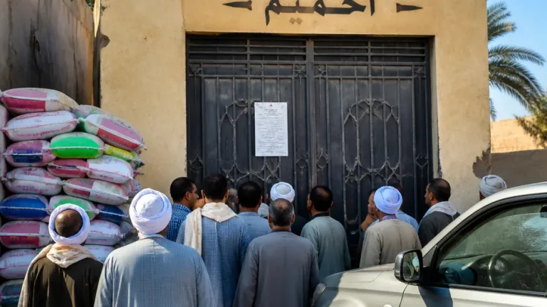 محافظ سوهاج يُحال مدير جمعية زراعية للنيابة بعد شكاوى تحصيل مبالغ ومنع صرف أسمدة بأخميم
