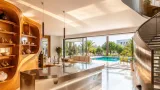 Casa Swing en Molina de Segura: arquitectura abierta que convierte el hogar en espacio de ocio