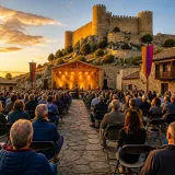 Folk On Crest presenta 'Enmarañando' junto al castillo de Puebla de Sanabria dentro del VI Escenario Patrimonio