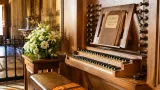 La organista Montserrat Torrent, centenaria, recoge siete décadas de impulso al órgano
