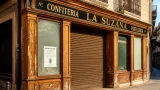 Pamplona protege la fachada de Casa Atáun pero el comercio cumple seis años cerrado
