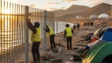 Policía retira asentamientos junto a la desaladora de Ceuta y blinda la zona por seguridad
