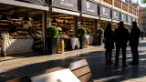 PSOE exige paralización en Logroño por adjudicación de puestos en el Mercado de San Blas