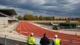 Torrent renueva la pista de atletismo de Parc Central tras los daños de la DANA
