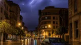 Una intensa tromba descarga sobre Logroño y deja calles anegadas en apenas minutos