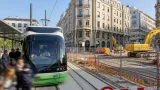 Vitoria restablece frecuencias del tranvía pero mantiene por otra semana el corte en el centro