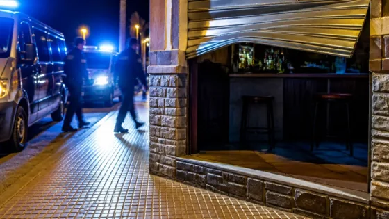 Detenidos en El Ejido dos hombres sorprendidos robando en un bar de la zona norte