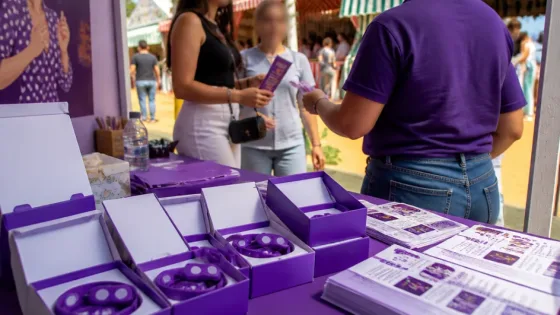 Málaga distribuirá 3.000 pulseras detectoras contra la sumisión química en la Feria
