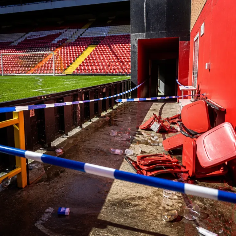 El encuentro Rayo–Athletic se reanudará a puerta cerrada tras suspensión por lanzamiento de objetos