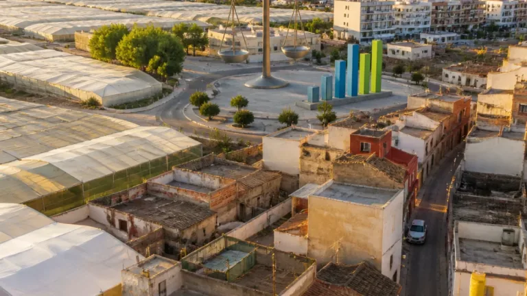El Ejido, entre los municipios españoles con mayor desigualdad de renta según Fedea