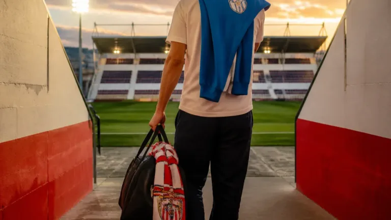 El malagueño Pablo Arriaza, cedido al Estepona tras renovar con el Málaga hasta 2028