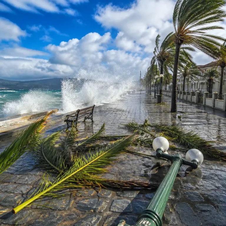Potente borrasca y vaguada provocarán lluvias, tormentas y vientos fuertes en el norte, este y Baleares