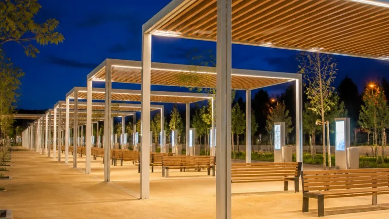 Getafe renueva el Recinto Ferial de El Bercial con pérgola, bancos y señalética