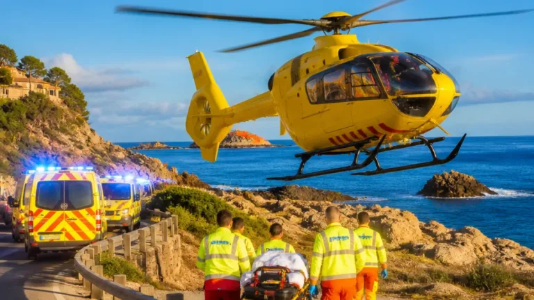 Grave herido trasladado en helicóptero tras golpearse contra las rocas en Palamós (Girona)