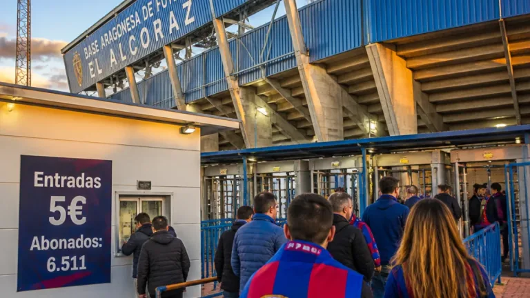 Huesca cierra la pretemporada ante la UD Barbastro con más de 6.500 abonados