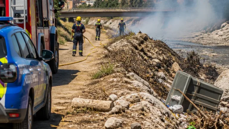Incendio en el cauce del Guadalentín reabre el debate sobre el mantenimiento en Lorca