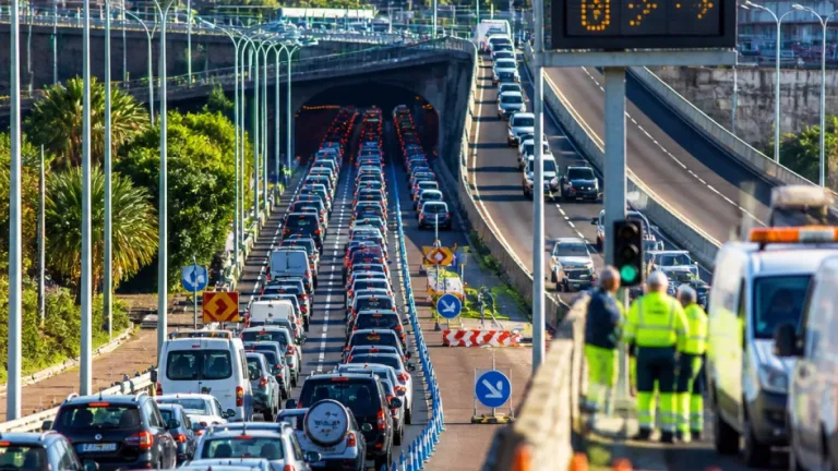 Las Palmas de Gran Canaria vuelve a colapsarse por el cierre sur del viaducto del Guiniguada