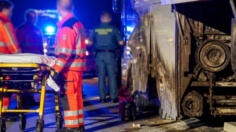 Localizan a un menor oculto en los ejes del autobús del Real Valladolid tras salir de Ceuta