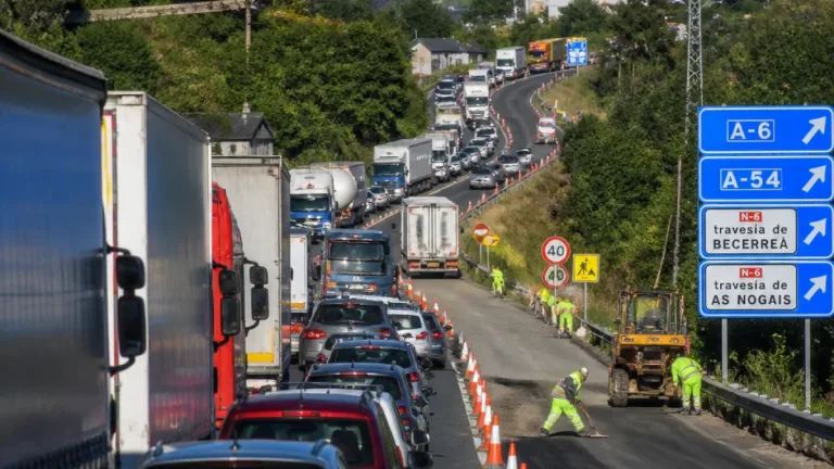 Obras en A-6 y retrasos en la A-54 colapsan la movilidad en Lugo