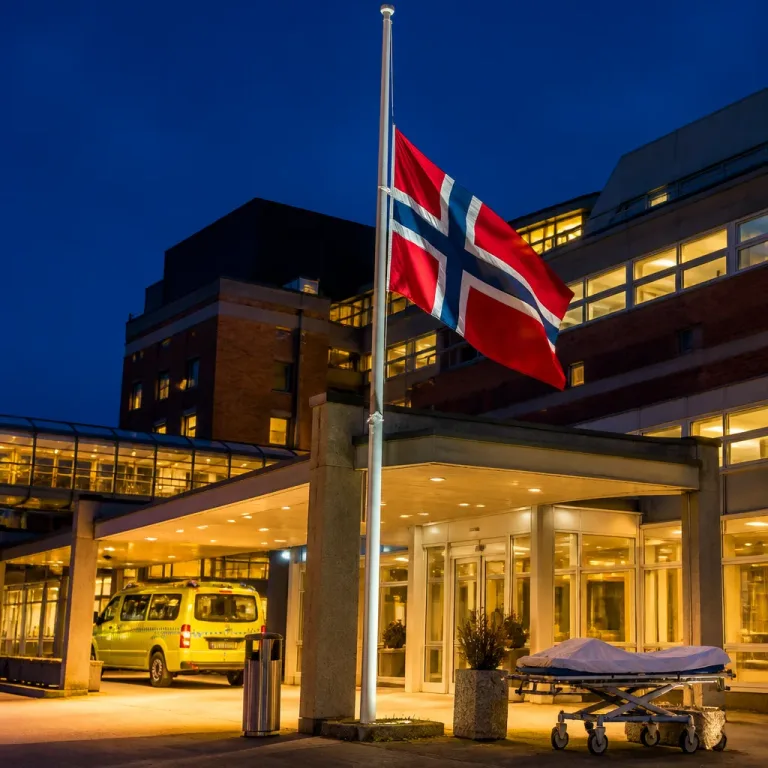 Empeora por infección sanguínea el estado del rey Harald de Noruega, hospitalizado y estable