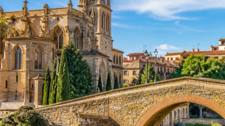 Terrassa: detienen a dos menores tras un hurto en la plaça Vella con la ayuda de Albert Luque