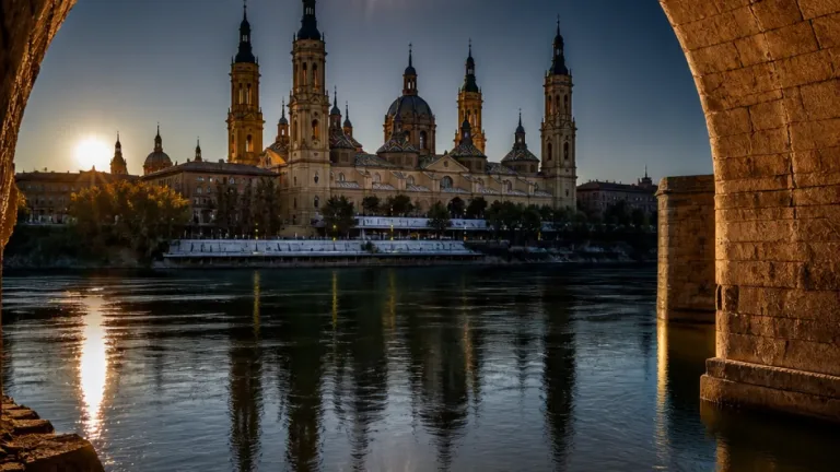 Zaragoza en la imagen del día de la NASA tras el eclipse total del 12 de agosto