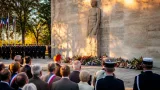 À Arras, une commémoration au Mur des fusillés marquée par la présence d'élus RN et des tensions