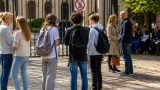À Caen, l’interdiction des téléphones au lycée Malherbe suscite inquiétudes et débats
