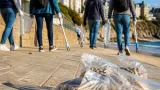 À Dinard, 25 habitants ramassent 5 000 mégots en une heure entre la place Rochaïd et la plage de l’Écluse