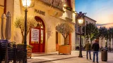 À Ille-sur-Têt, la mairie autorise désormais la fermeture des cafés et restaurants à minuit, une décision contestée