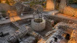 À Orange, la colline Saint‑Eutrope livre pour la première fois les murs du château médiéval