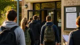 Au Neubourg, un lycée agricole aménage l’interdiction des portables selon le statut des élèves