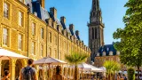 Charleville‑Mézières invite à redécouvrir la place Ducale et le beffroi pendant l’été