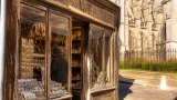 Chartres : la Galerie Saint‑Fulbert, un commerce familial qui veille sur les souvenirs de la cathédrale
