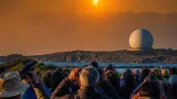 Des milliers de Bretons rassemblés dans les Côtes‑d’Armor pour l’éclipse solaire