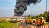 Important incendie dans un entrepôt à Louvres, fumées visibles jusqu’à Paris et mobilisant 80 pompiers