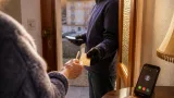 Indre : trois seniors dérobés de 2 000 € chacun par des faux « banquiers » et coursiers