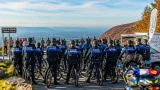 La police de l’Ain enfourche son vélo pour soutenir Orphéopolis et grimper la Faucille