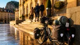 Le Puy-en-Velay : un cycliste engagé arrive en mairie pour promouvoir l'inclusion et le label h24