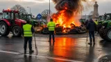 Les agriculteurs du Saint-Quentinois rallument des « feux de la colère » jugeant le plan gouvernemental insuffisant