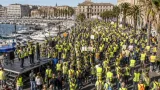 Marseille : près de 200 « gilets jaunes » se rassemblent sur le Vieux‑Port